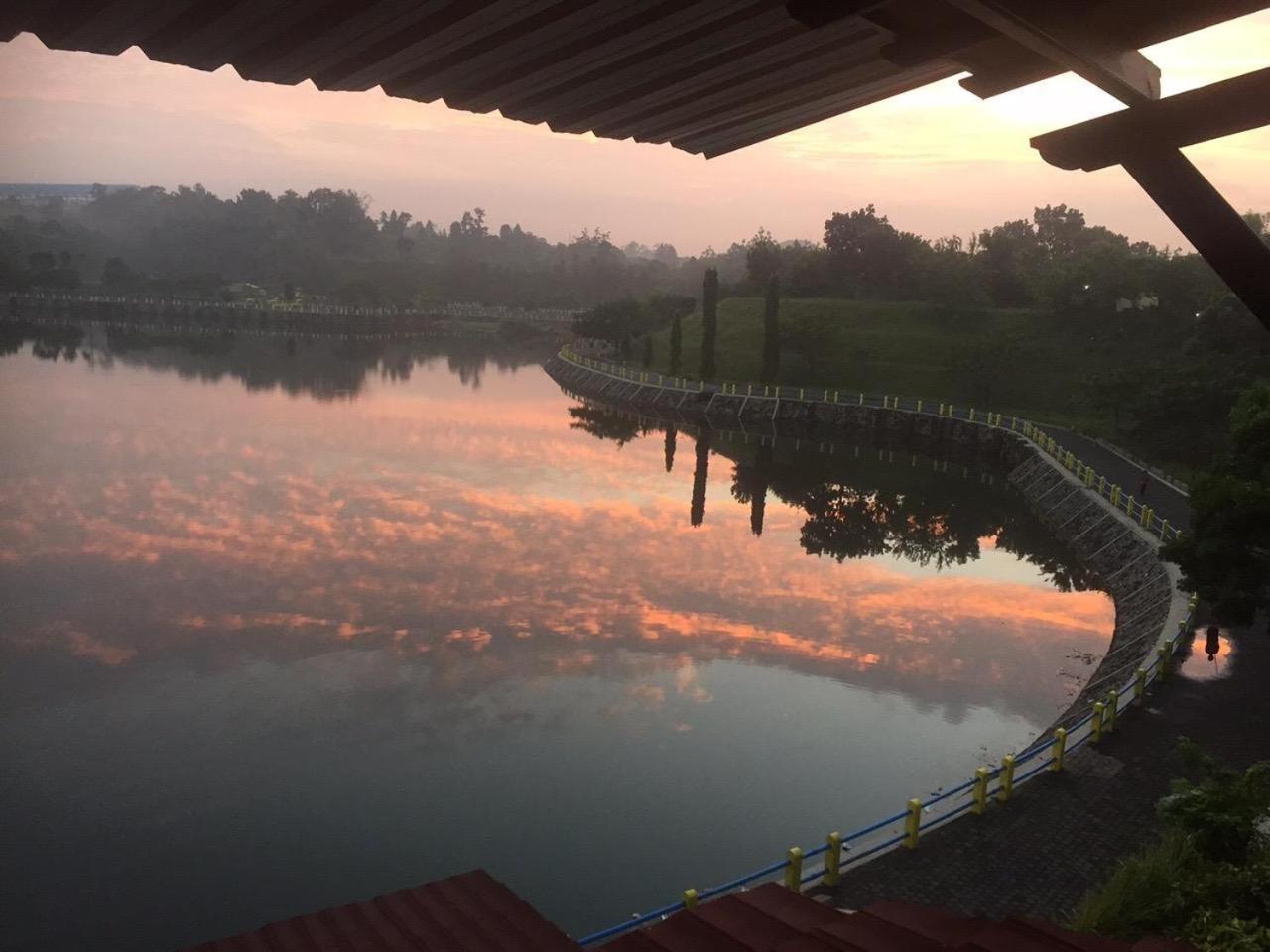 Omah Kenangan At Seven Trumpets Resort Maguwo ภายนอก รูปภาพ